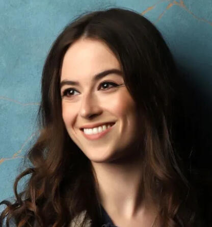 Clo Headshot
